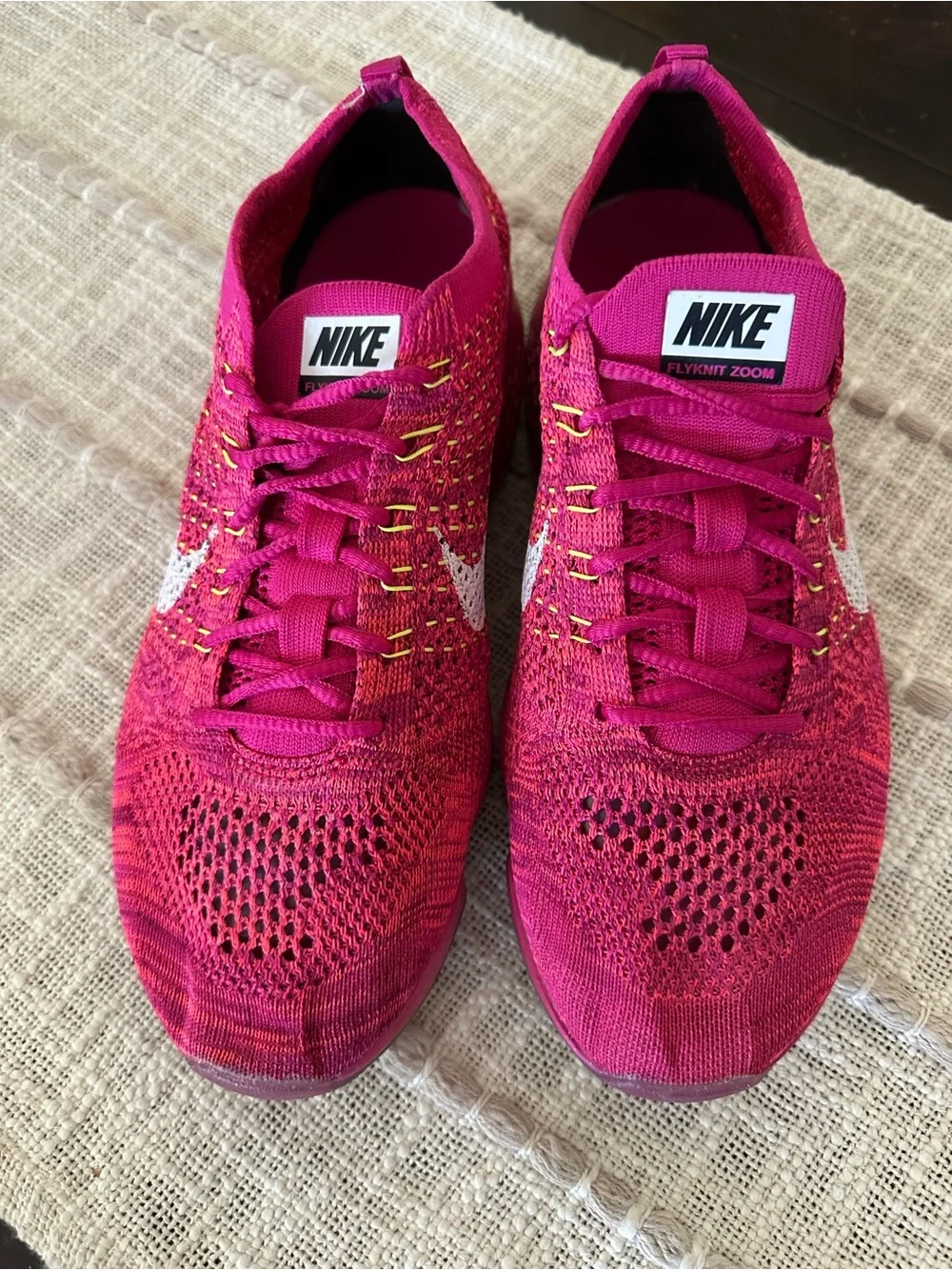 Nike breathable flyknit